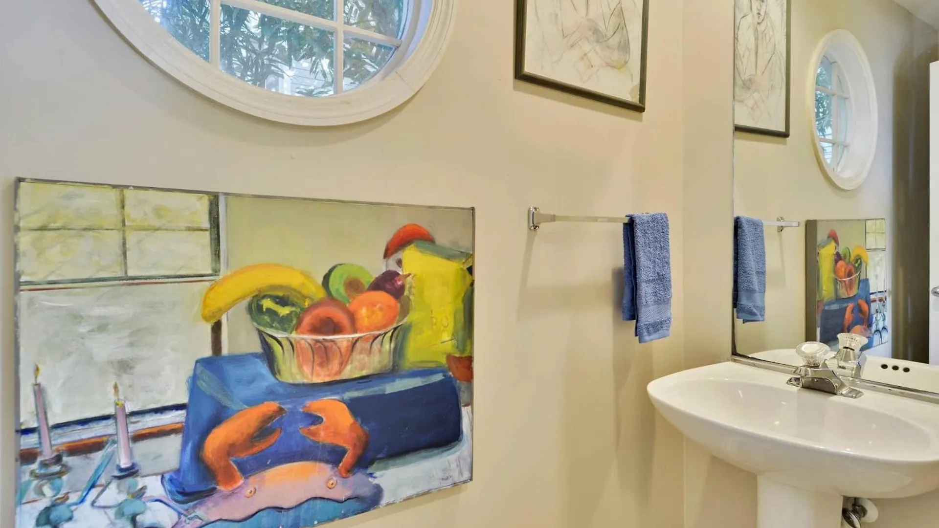 Artist Garden By Avantstay Great Location W Balcony Outdoor Dining Shared Pool Bbq Week Long