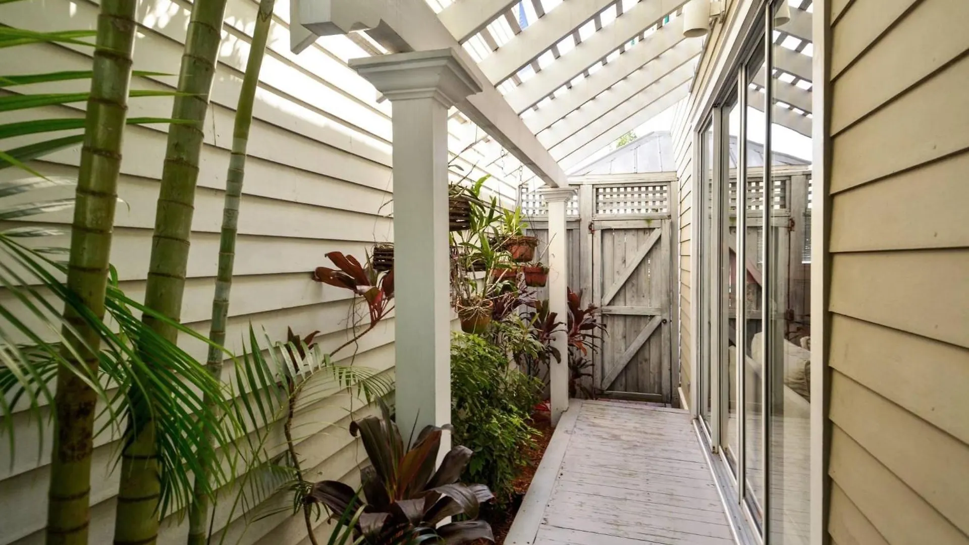 Holiday home Tropical Dreaming By Avantstay 4 Blks To Private Pool *