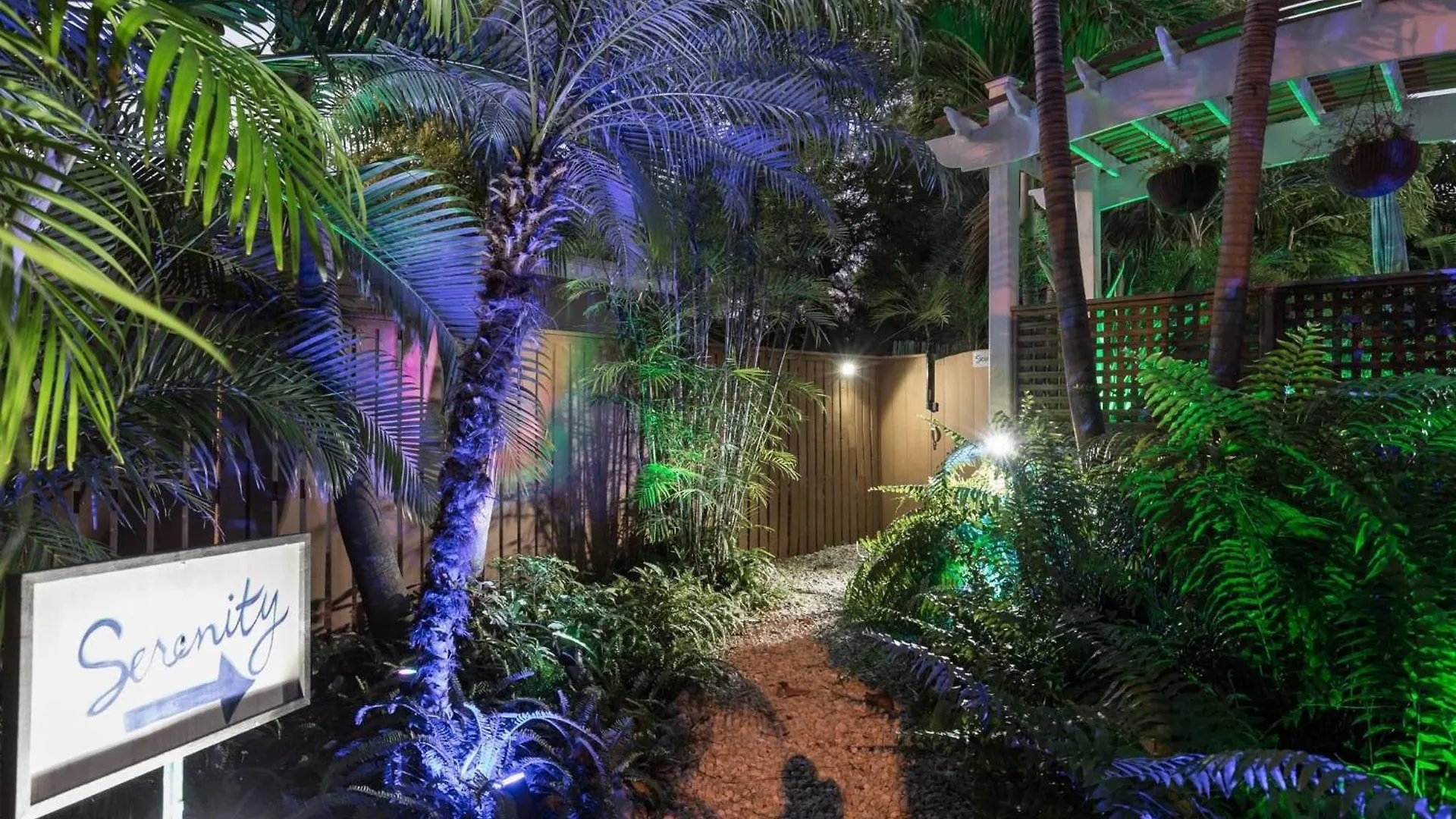 Holiday home Serenity By Avantstay In Old Town W Shared Pool Month Long Only Key West