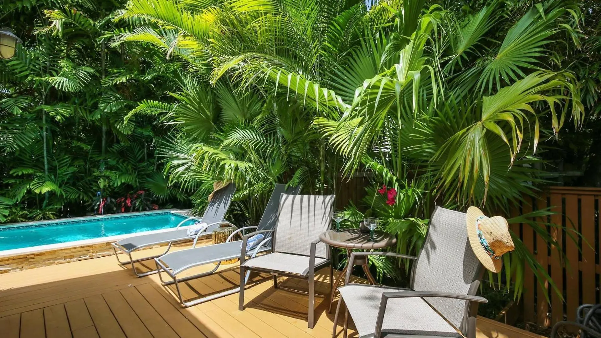 Serenity By Avantstay In Old Town W Shared Pool Month Long Only Holiday home Key West