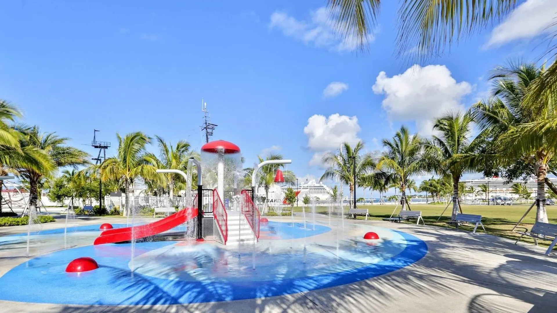 Charming: Poolside Retreat Near Zachary Taylor *