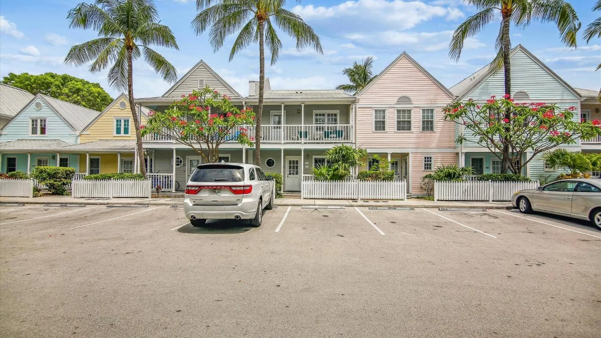 Charming: Poolside Retreat Near Zachary Taylor Holiday home Key West