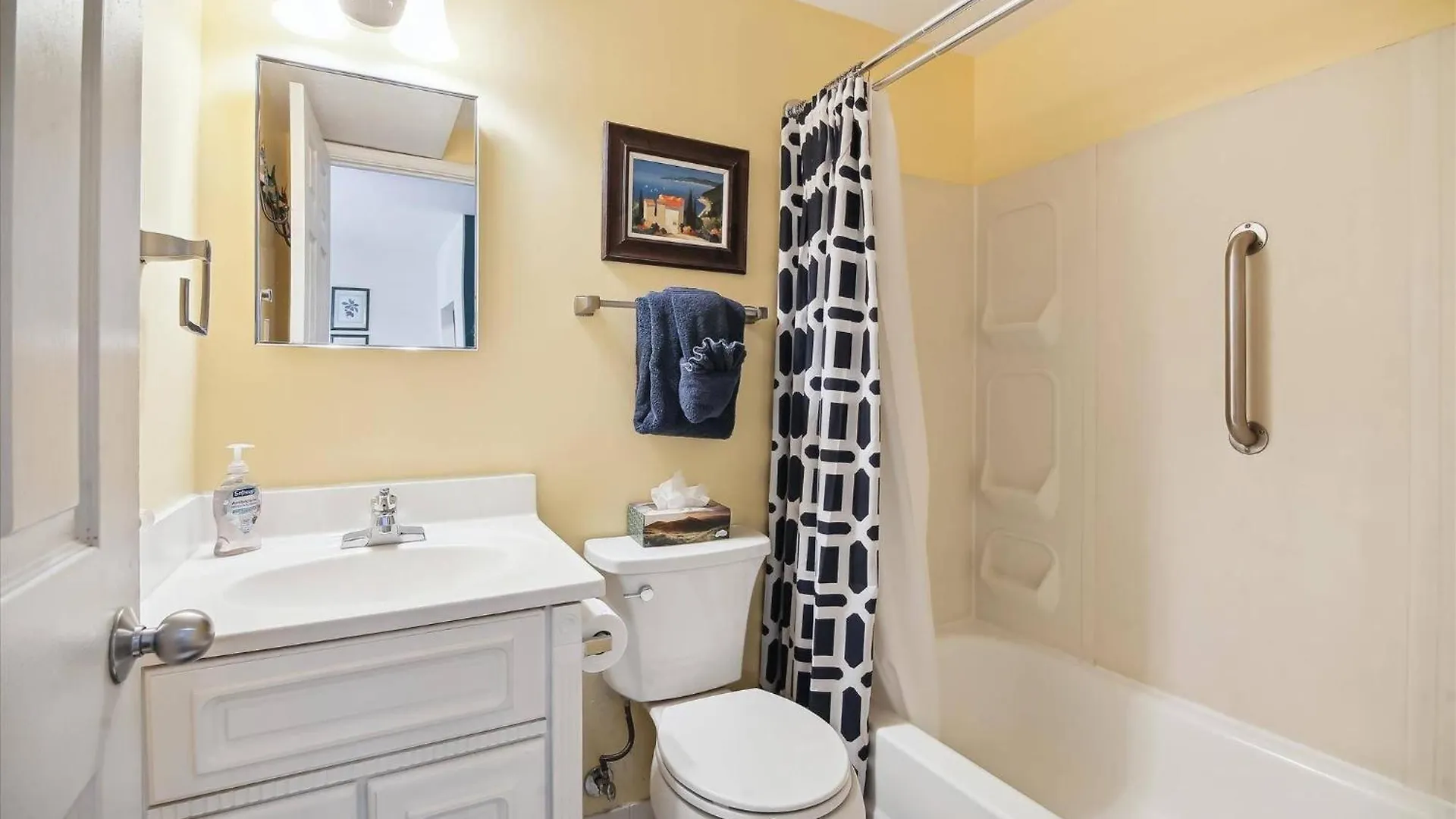 Charming: Poolside Retreat Near Zachary Taylor * Key West