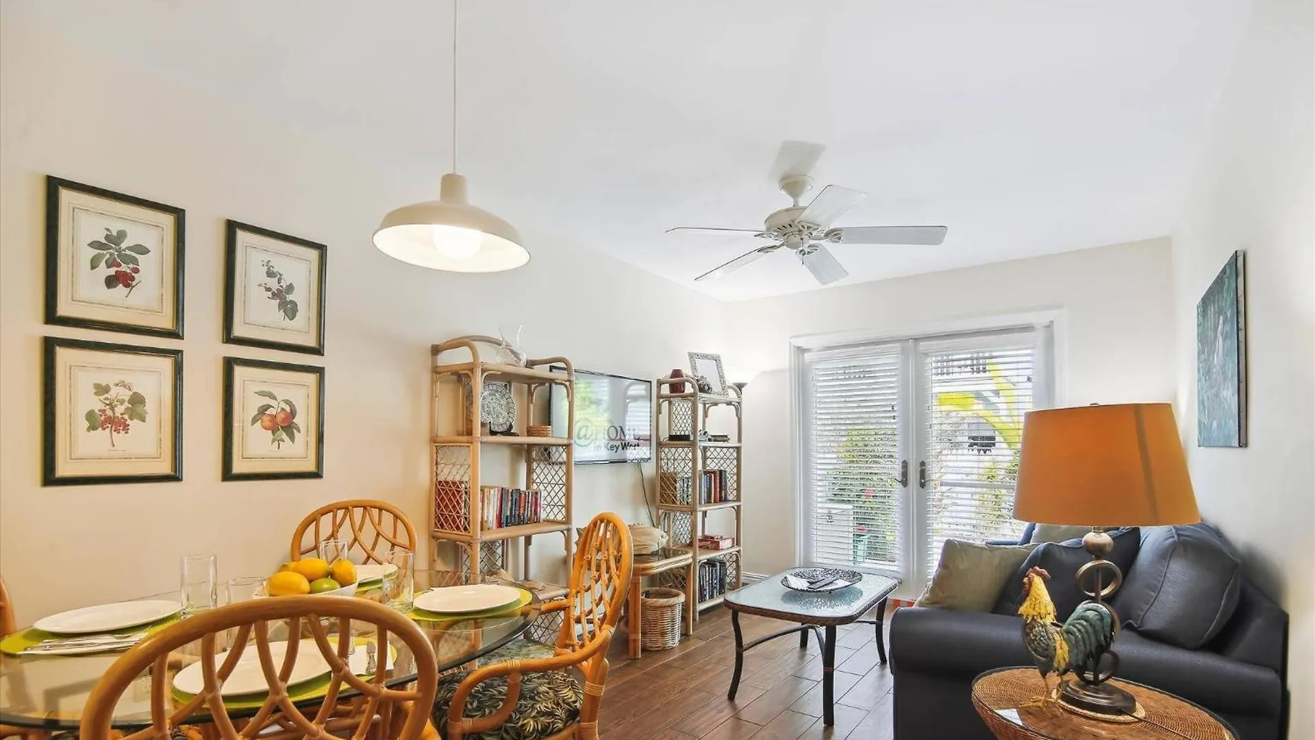 Charming: Poolside Retreat Near Zachary Taylor Holiday home Key West