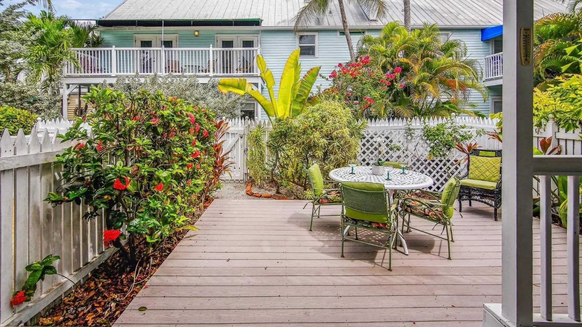 Charming: Poolside Retreat Near Zachary Taylor * Key West