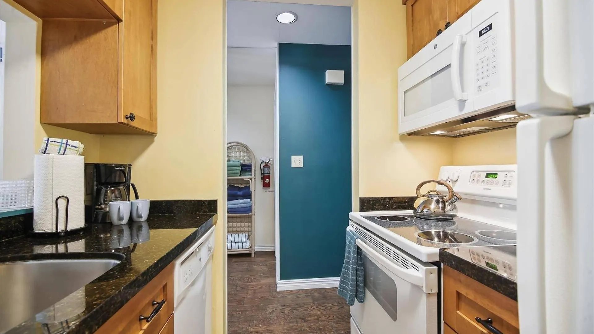 Holiday home Charming: Poolside Retreat Near Zachary Taylor *
