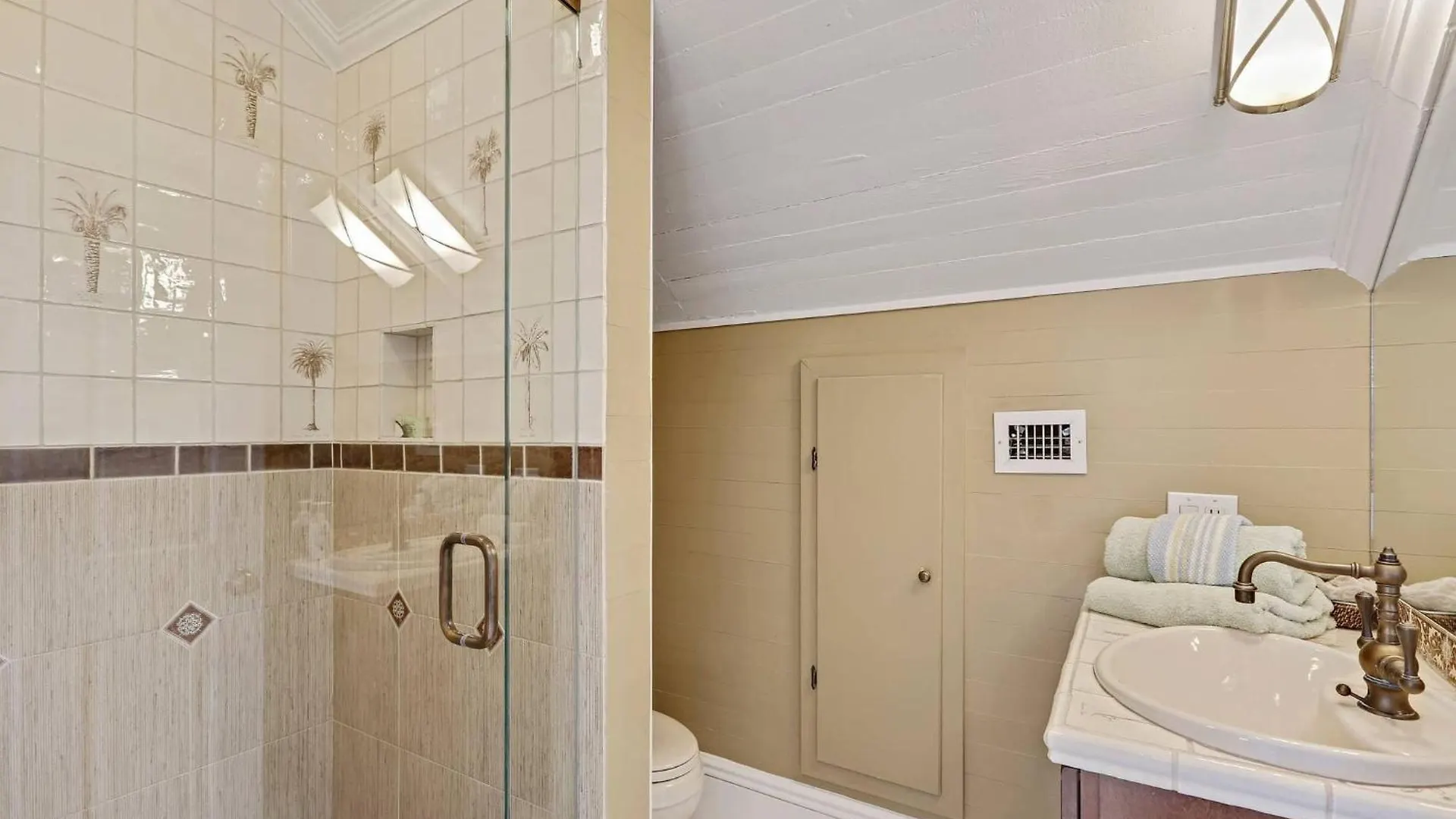 Lighthouse By Avantstay Walk To Southernmost Point W Private Pool Patio Month Long