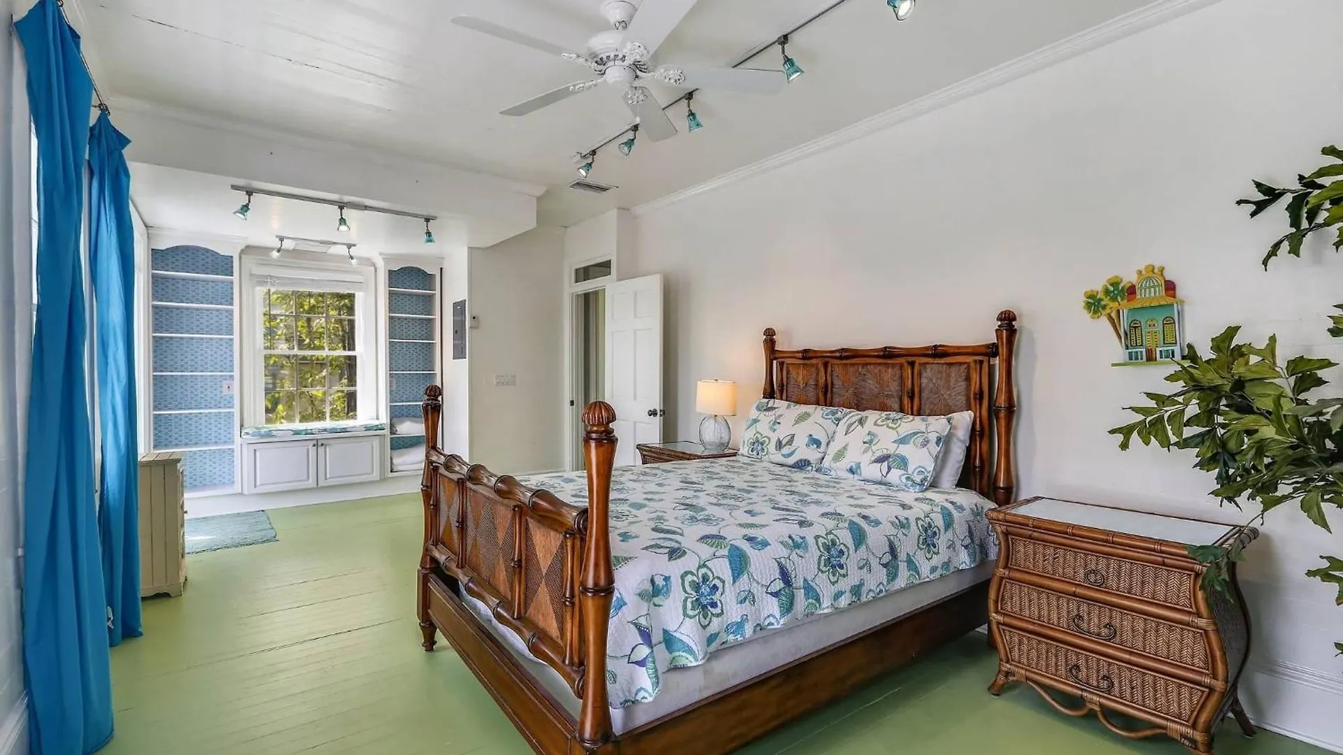 Lighthouse By Avantstay Walk To Southernmost Point W Private Pool Patio Month Long * Key West