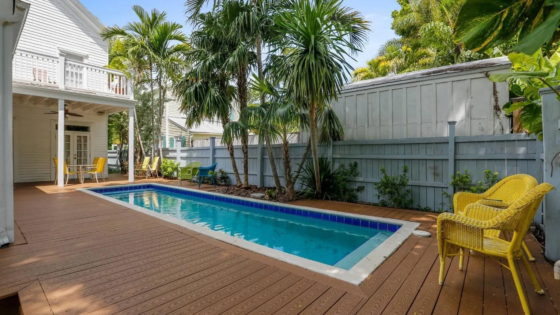 Lighthouse By Avantstay Walk To Southernmost Point W Private Pool Patio Month Long