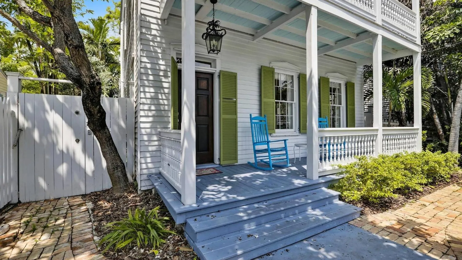 Lighthouse By Avantstay Walk To Southernmost Point W Private Pool Patio Month Long Holiday home
