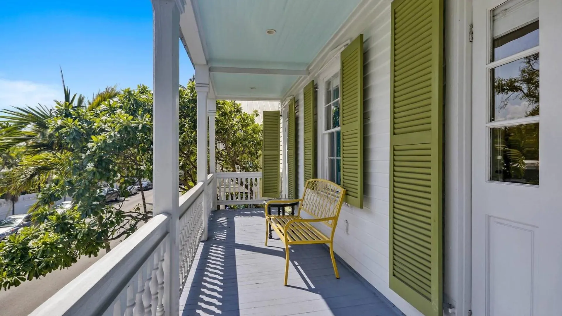 Lighthouse By Avantstay Walk To Southernmost Point W Private Pool Patio Month Long Holiday home *