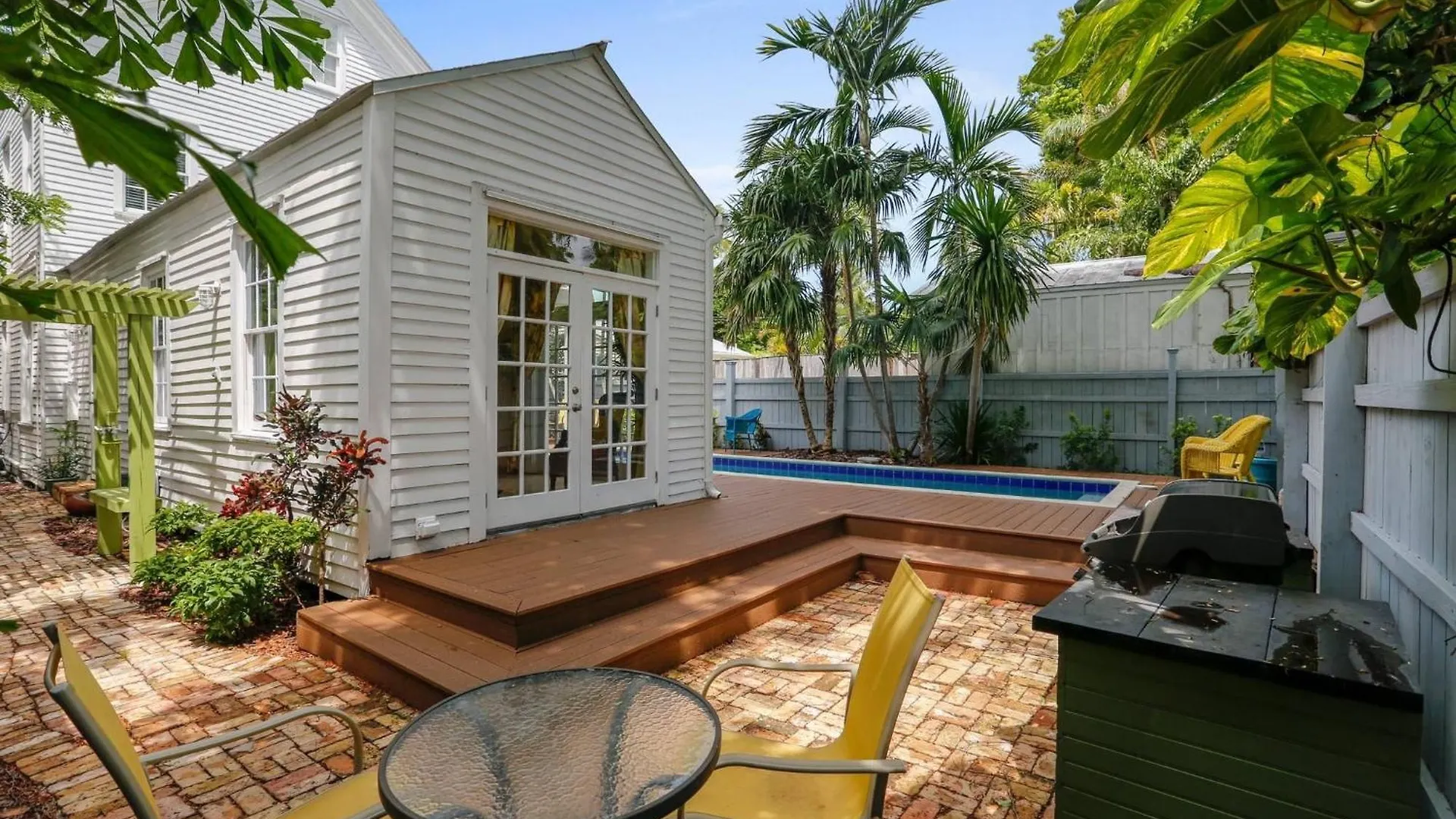 Lighthouse By Avantstay Walk To Southernmost Point W Private Pool Patio Month Long Key West