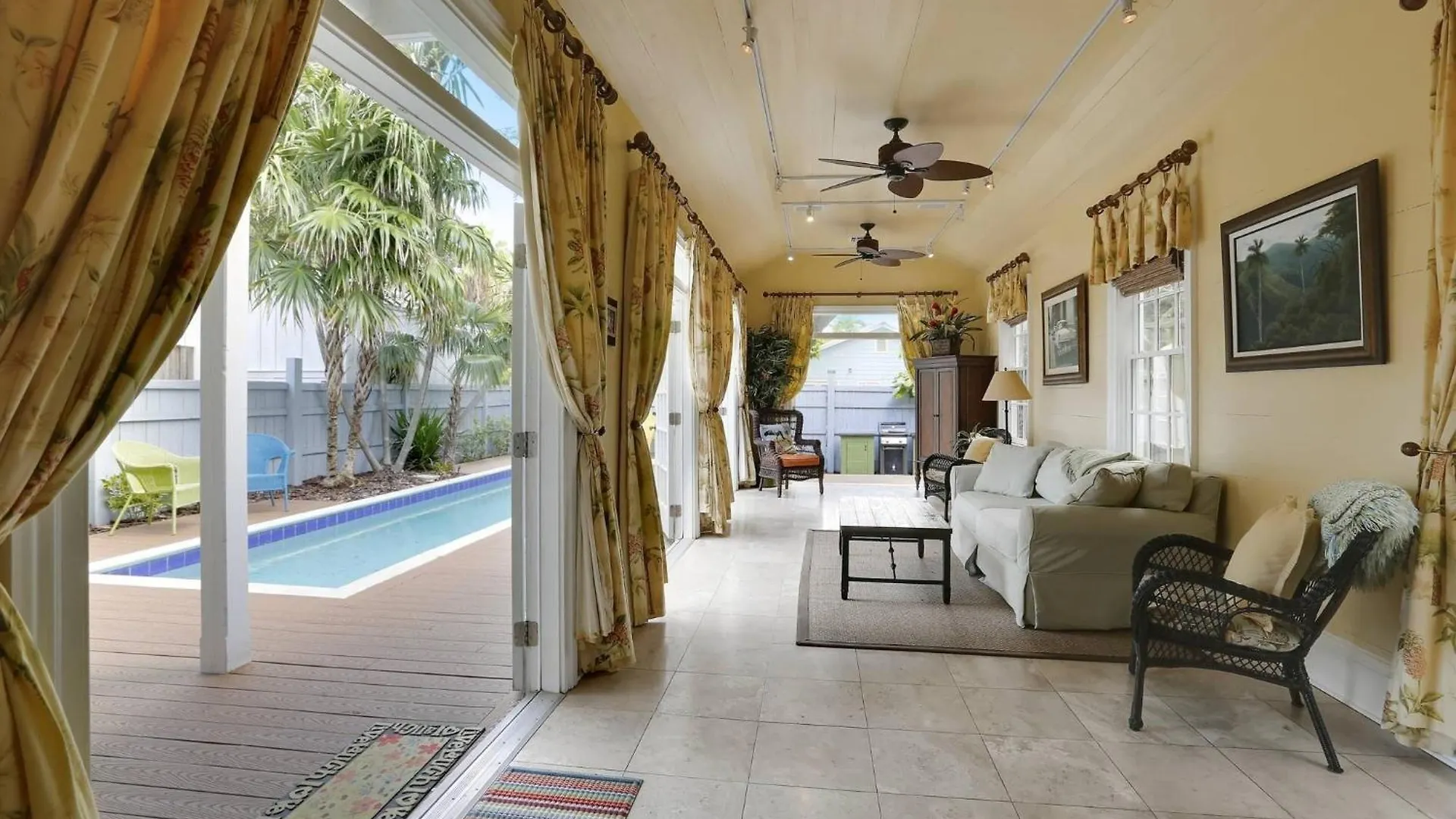 Lighthouse By Avantstay Walk To Southernmost Point W Private Pool Patio Month Long *