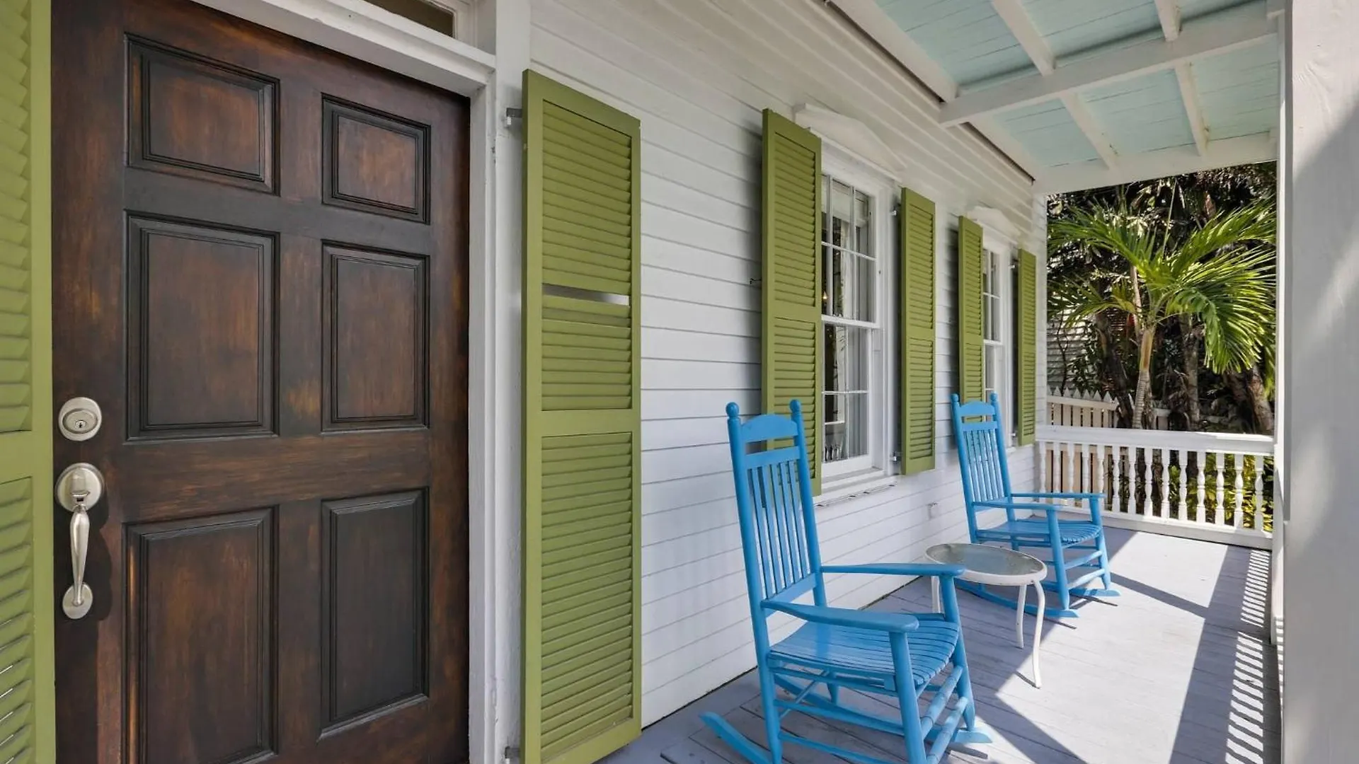 Lighthouse By Avantstay Walk To Southernmost Point W Private Pool Patio Month Long Holiday home *