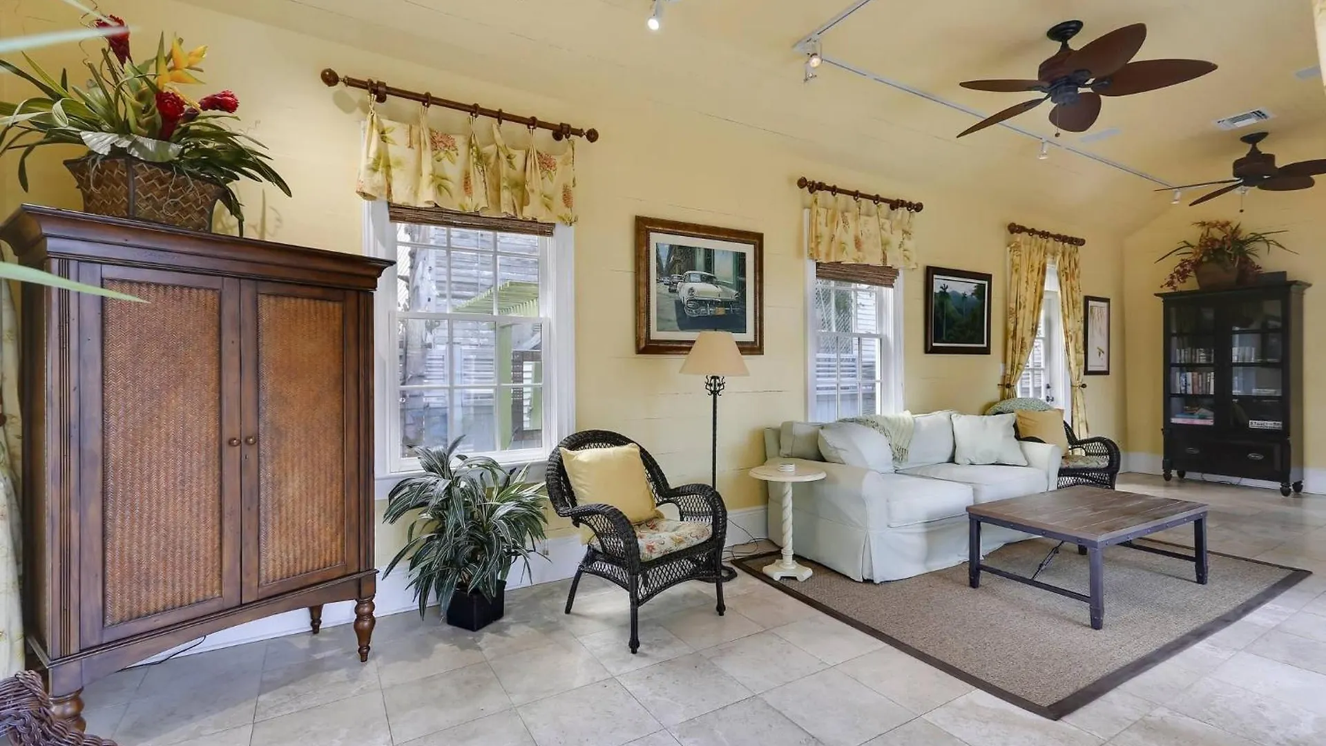 Lighthouse By Avantstay Walk To Southernmost Point W Private Pool Patio Month Long Holiday home Key West