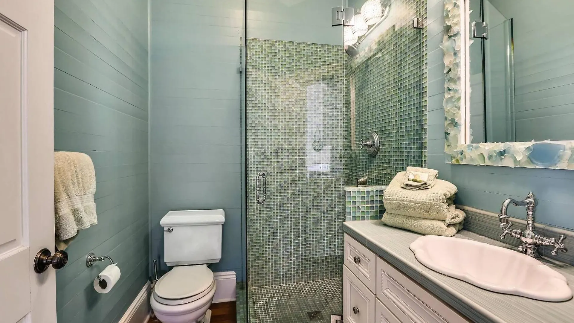 Lighthouse By Avantstay Walk To Southernmost Point W Private Pool Patio Month Long Holiday home