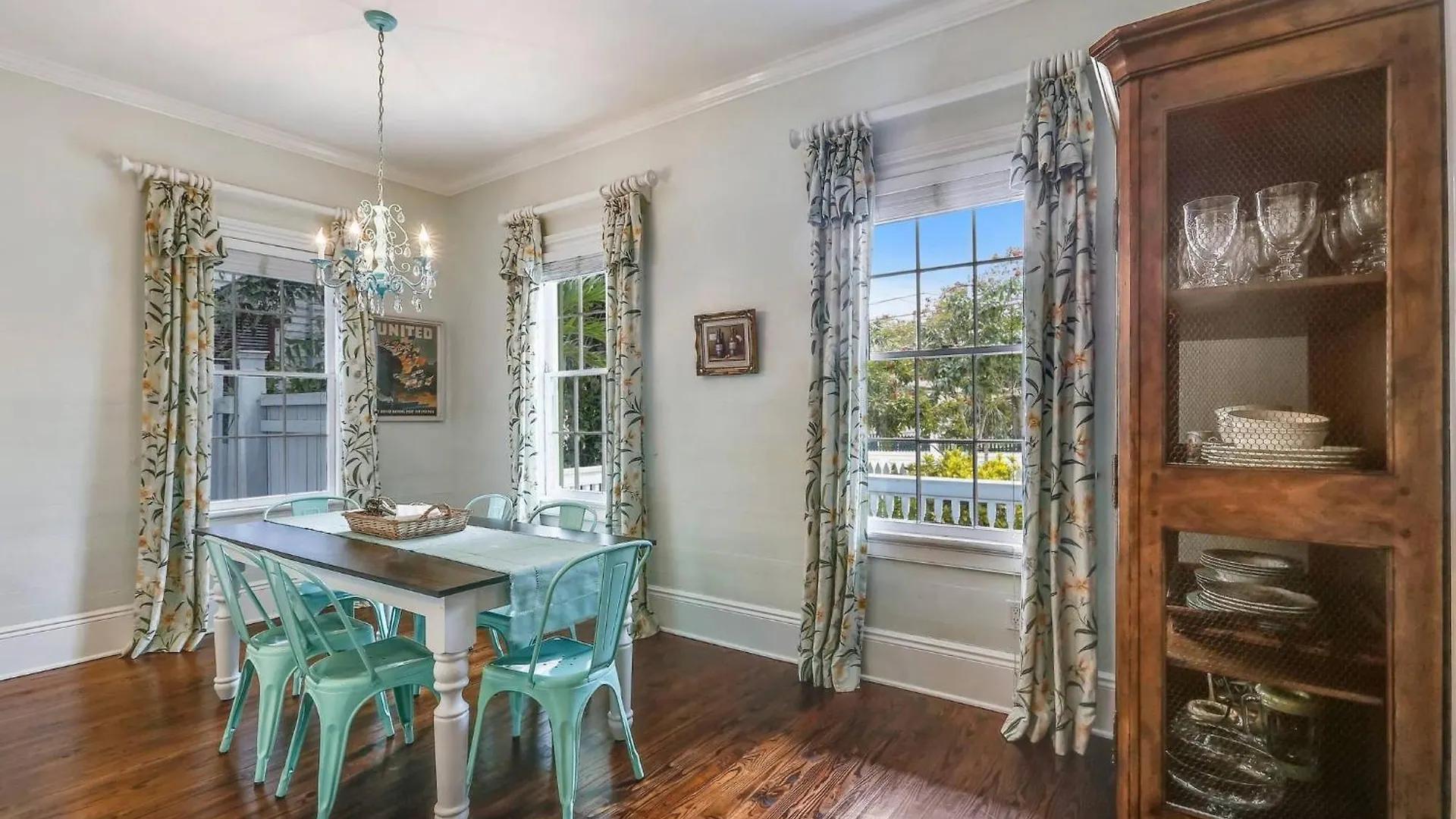 Lighthouse By Avantstay Walk To Southernmost Point W Private Pool Patio Month Long Holiday home *