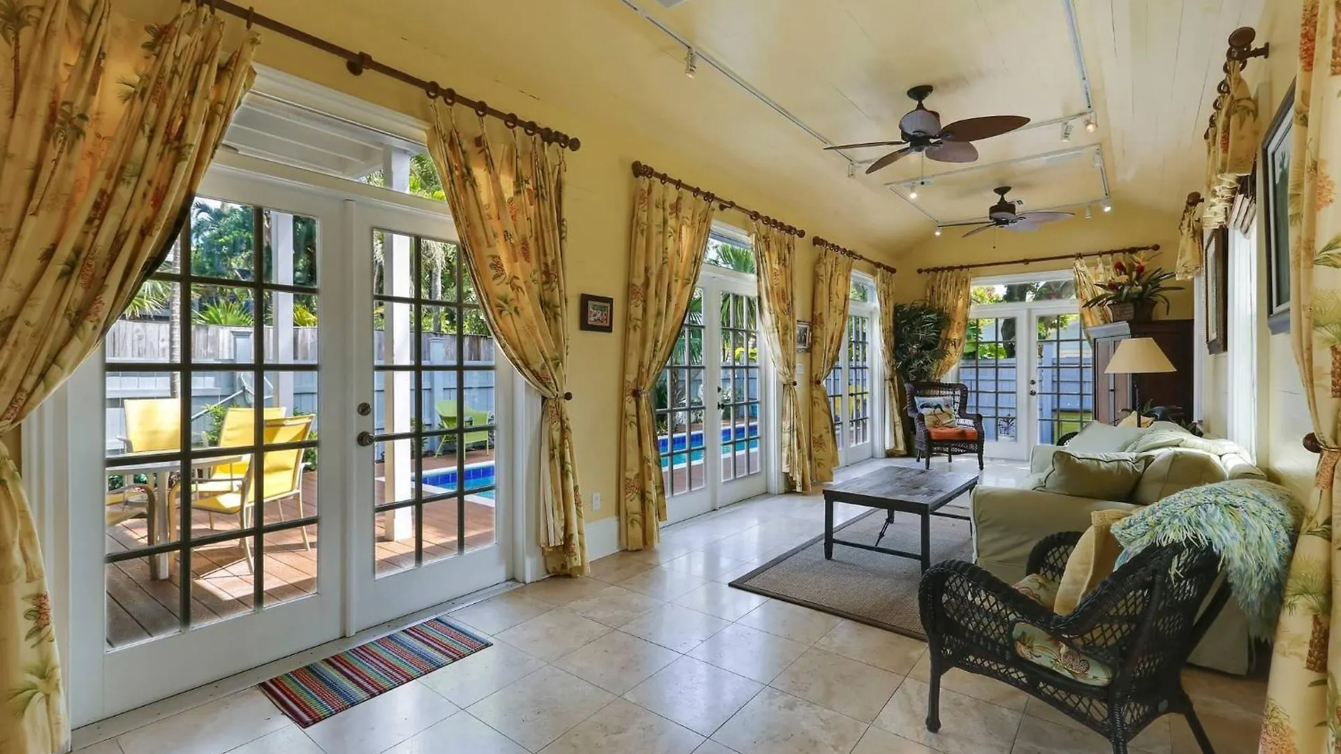 Lighthouse By Avantstay Walk To Southernmost Point W Private Pool Patio Month Long Holiday home
