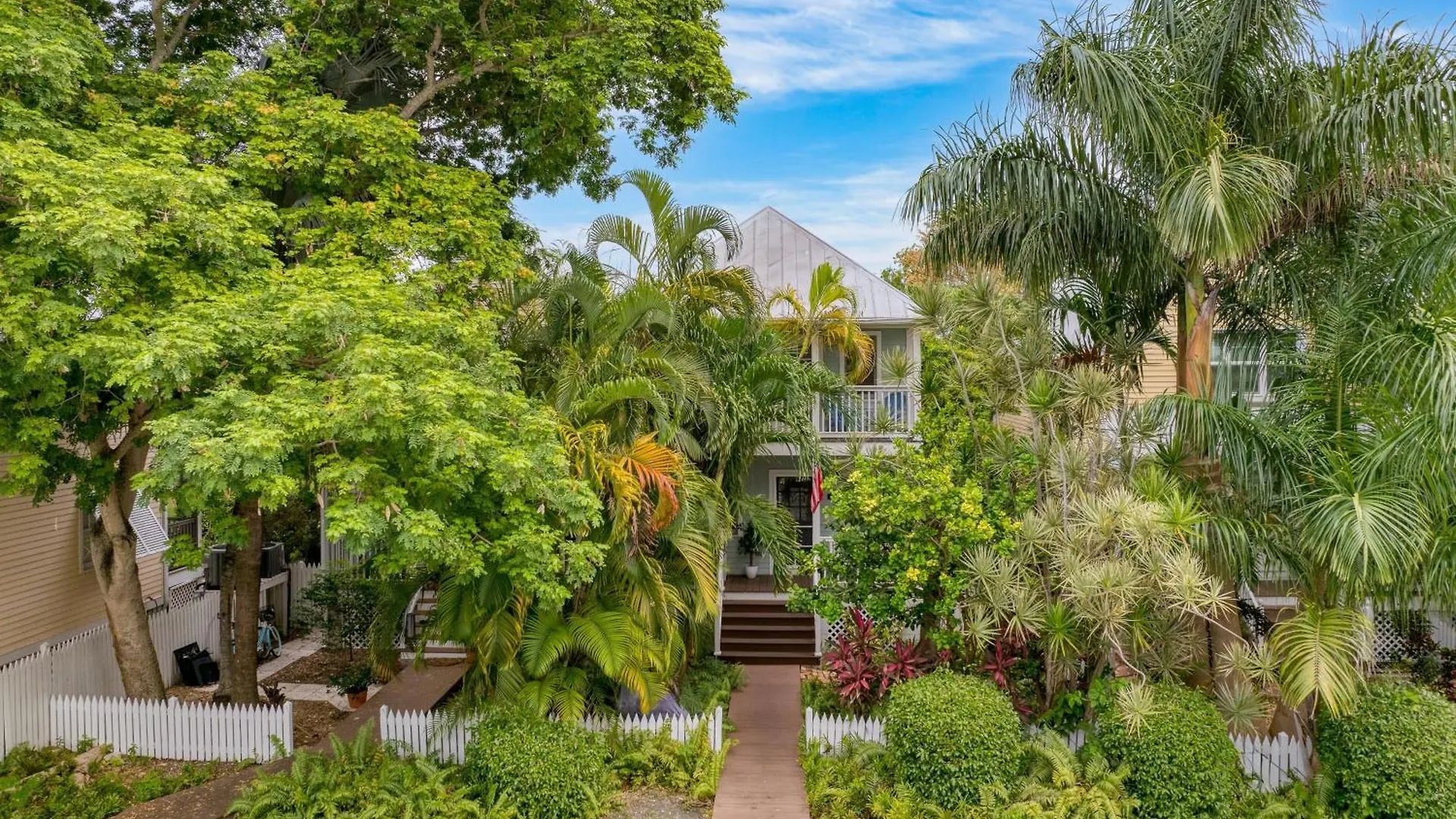 Keys To Paradise By Avantstay Balcony Pool Golf Holiday home Key West