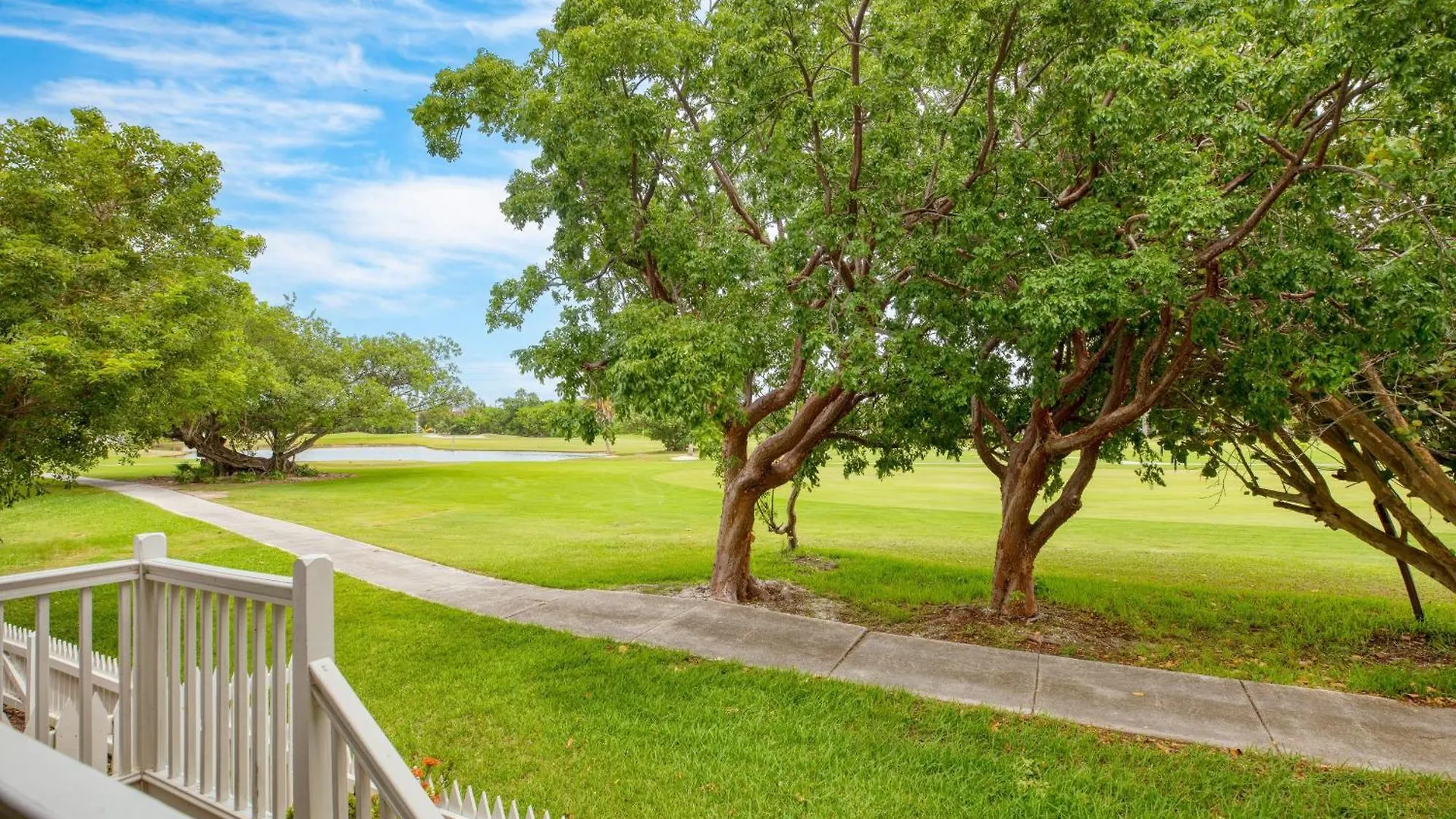 Keys To Paradise By Avantstay Balcony Pool Golf *