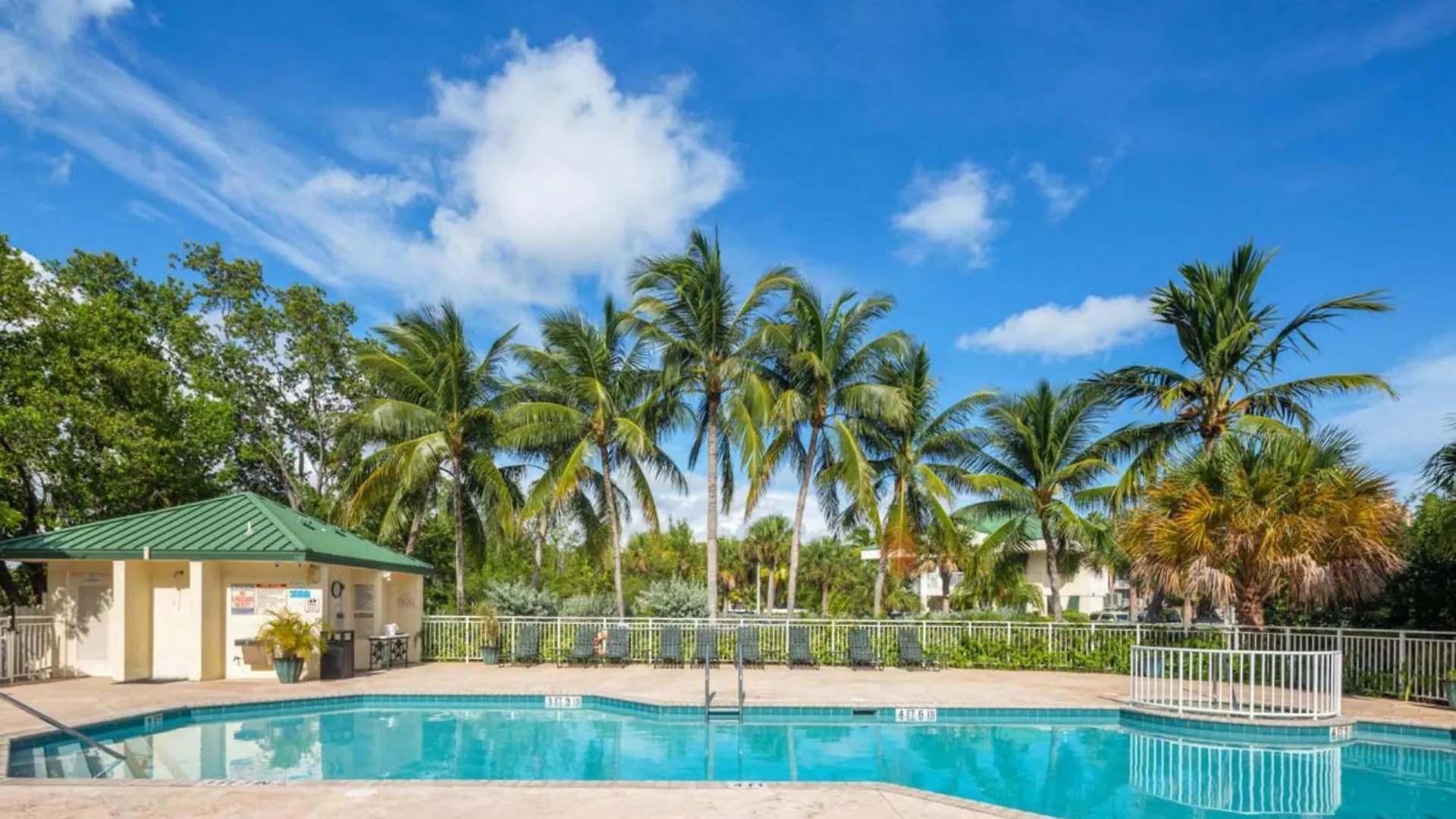The Trinidad -pool & Parking Key West