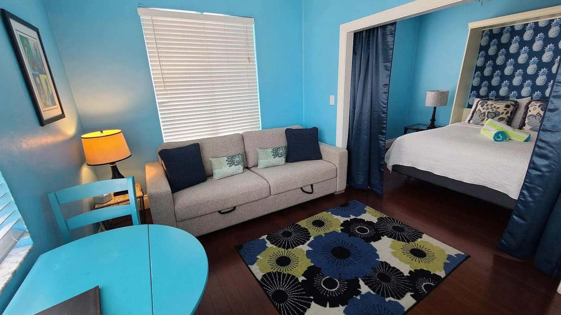 Apartment Four On Duval Street W Parking And Pool Key West
