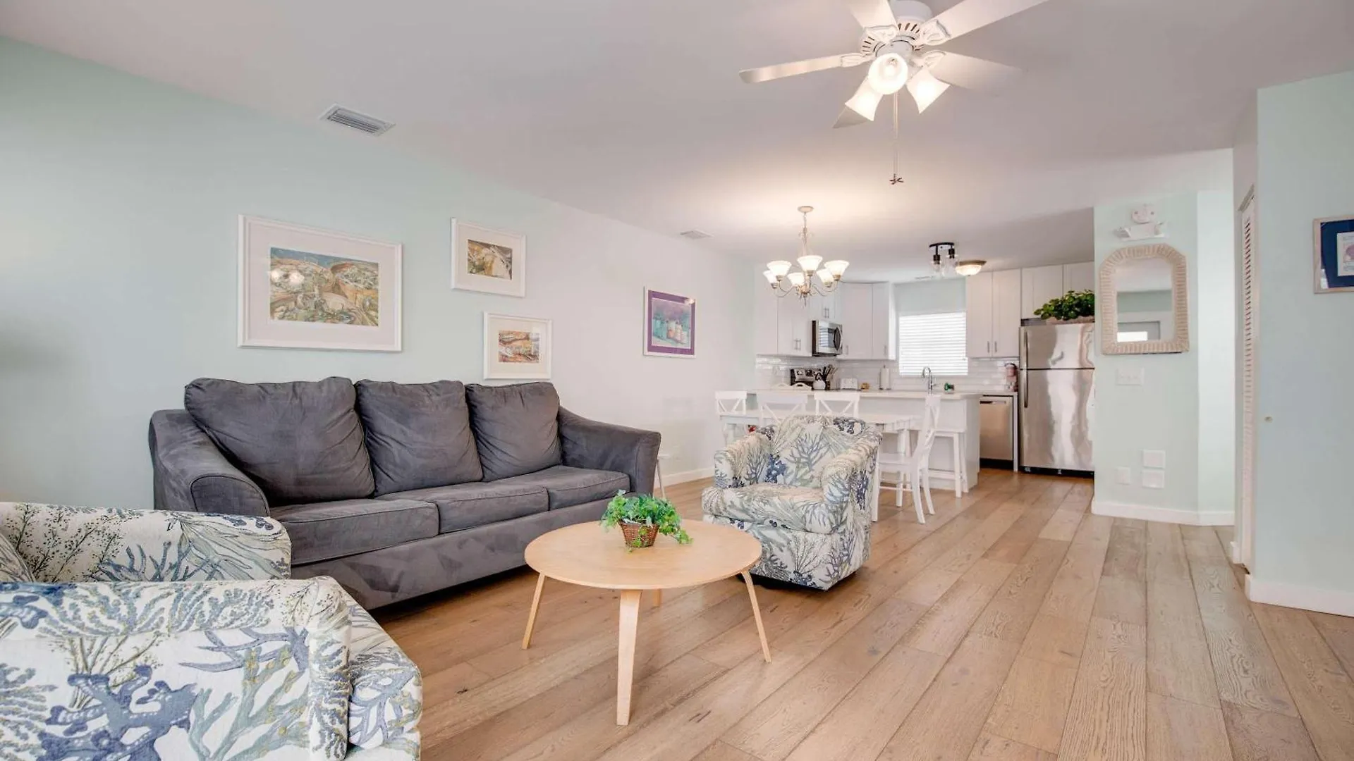 Sea Esta - Duval Square Apartment