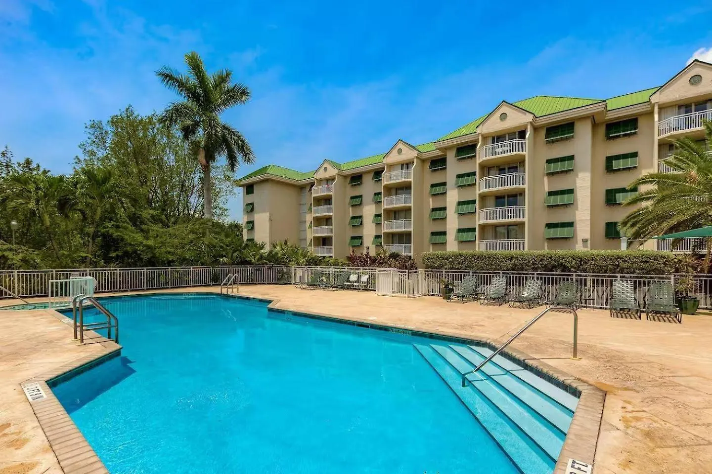 Butterfly Nest - Sunrise Apartment *
