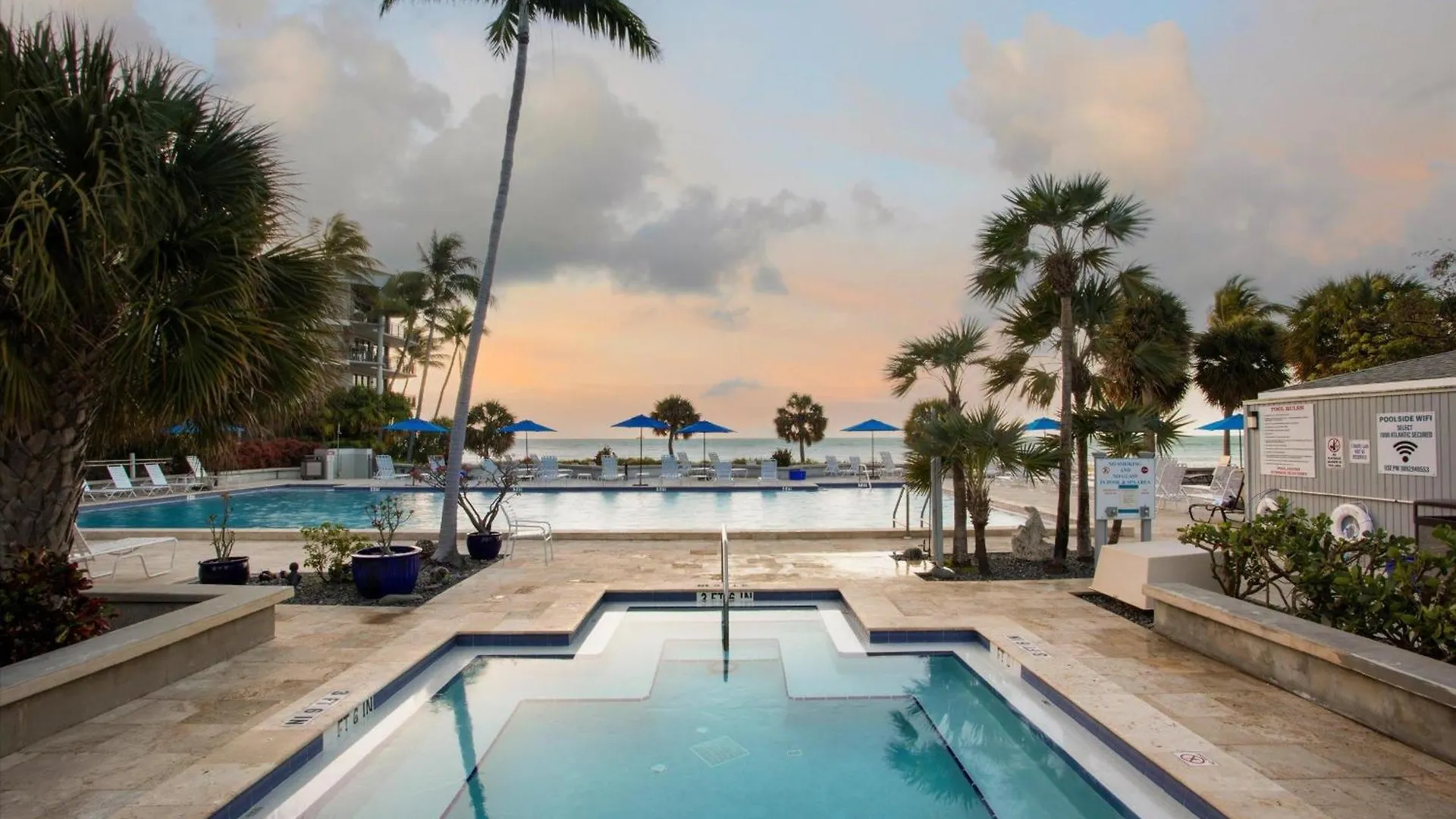 Hemingways Atlantic Retreat * Key West