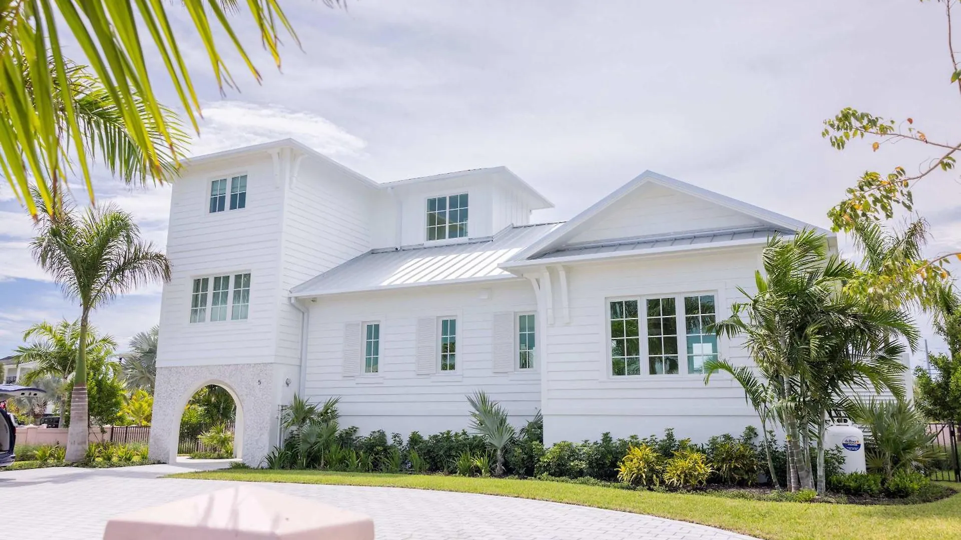 Brand New & Private Pool - Palmgale House Key West