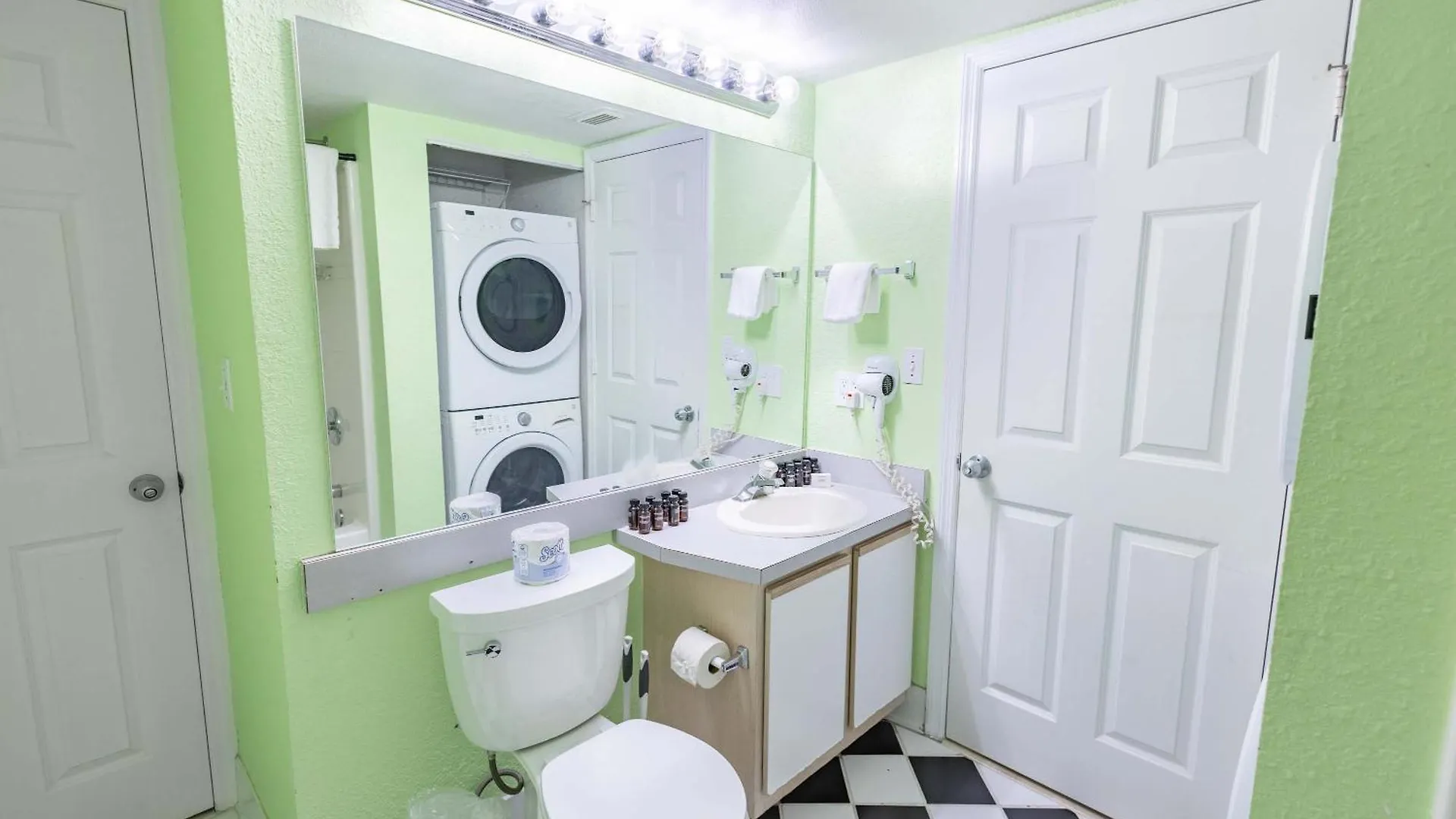 The Trinidad -pool & Parking Holiday home