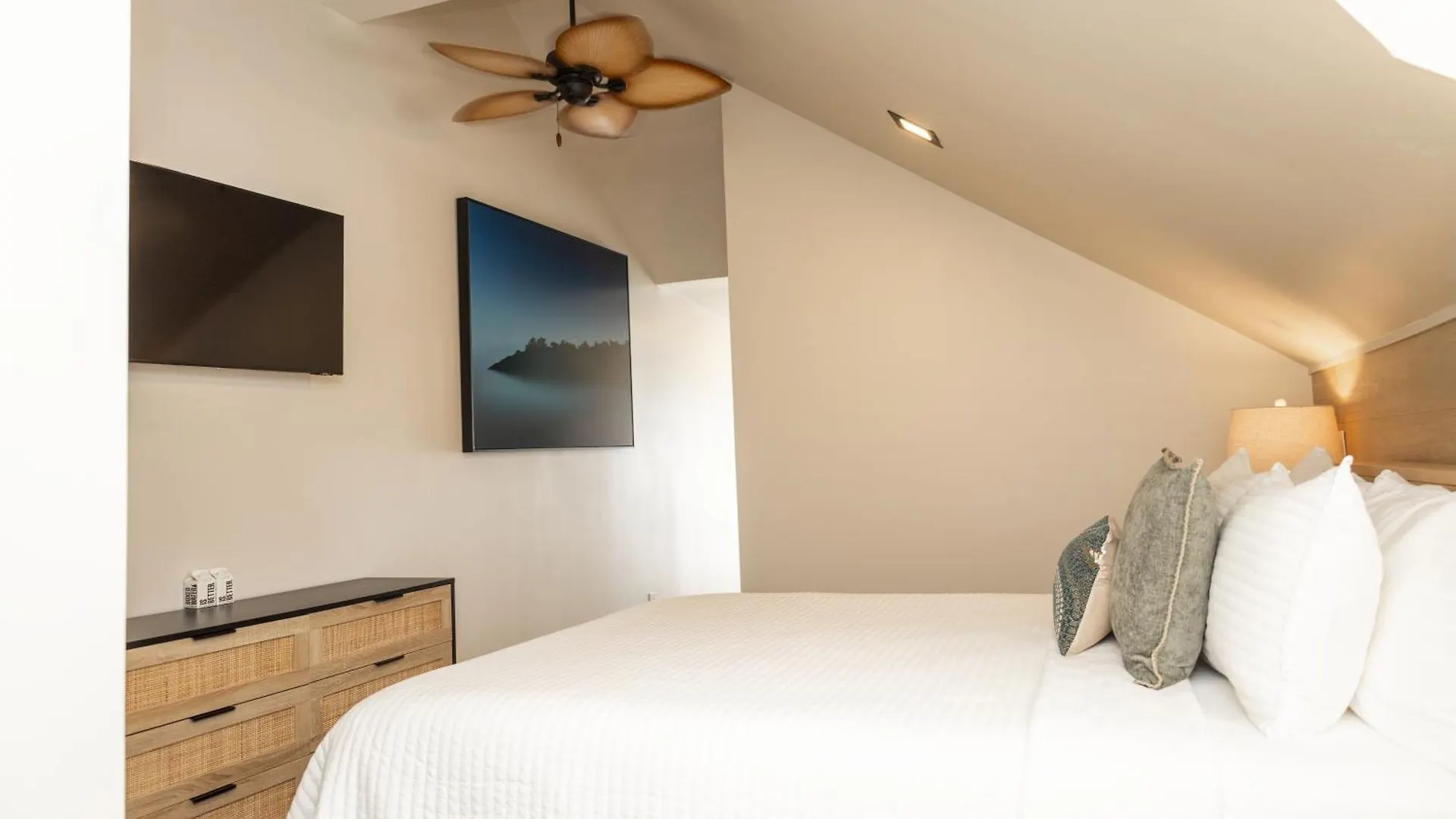 The Hotel Cayo Hueso