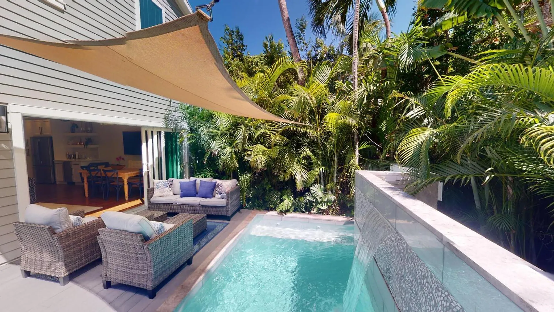 Ashe Street Serenade Holiday home
