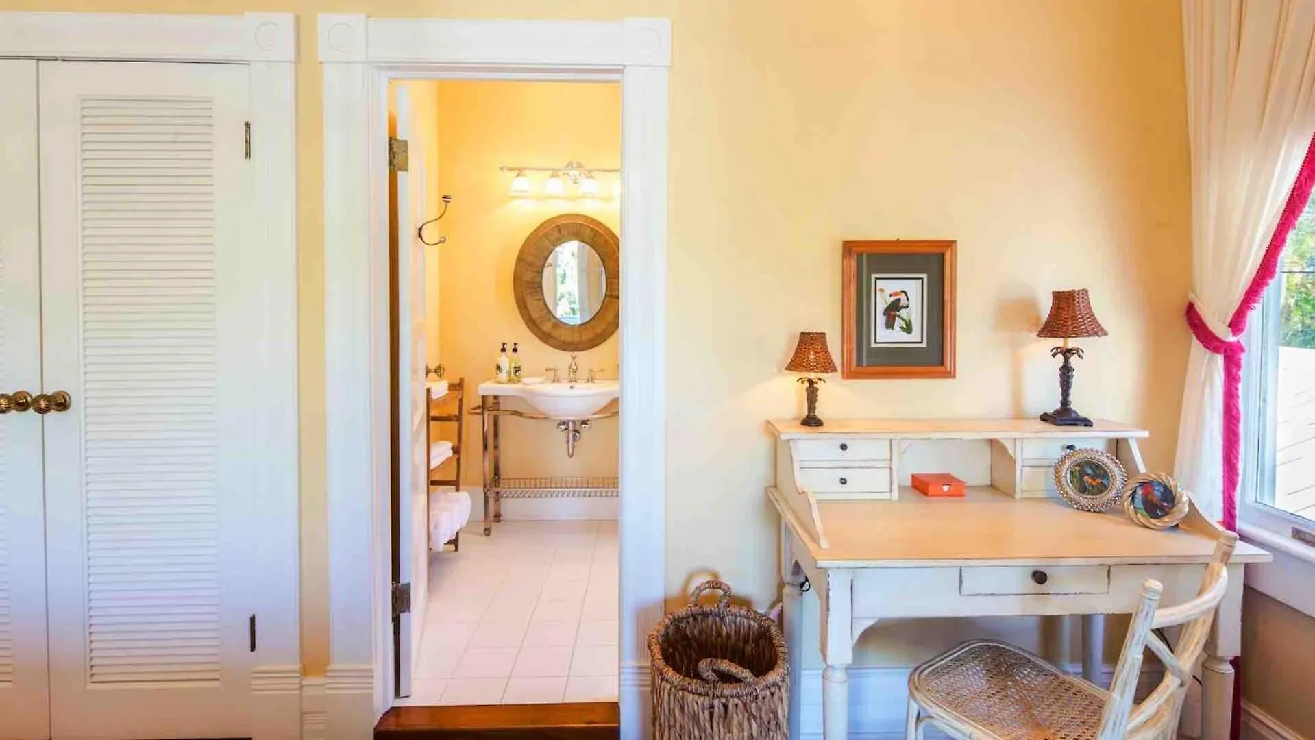 The Admirals Estate By Last Key Realty Key West
