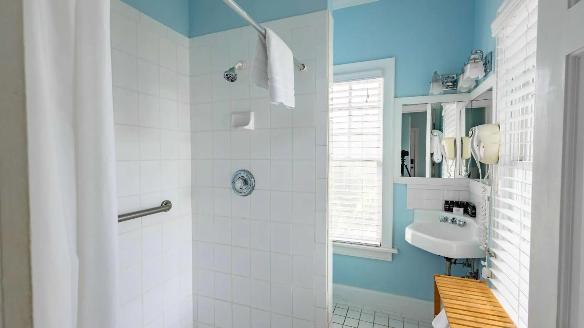 Deluxe King With Balcony - At House With Parking! Key West