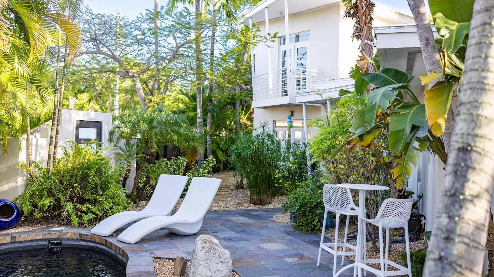New Hidden Oasis- Waterfall Pool Close To Holiday home *