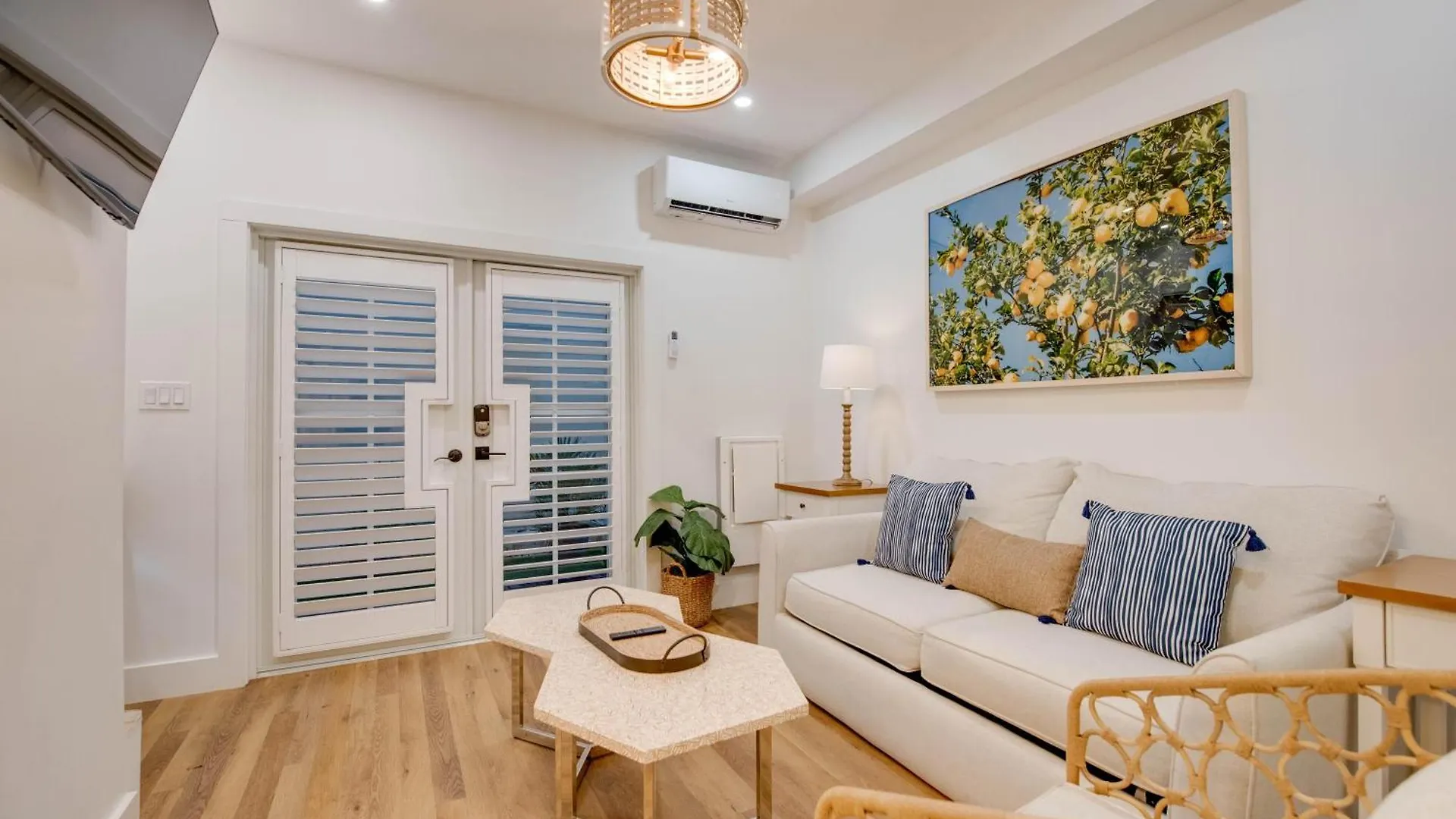 Apartament Custom House Inn All *