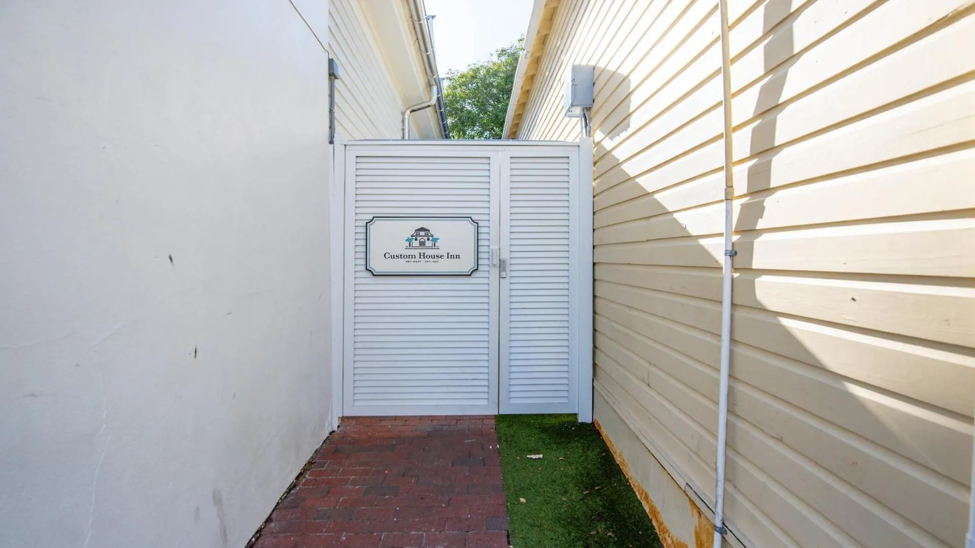 Apartament Custom House Inn All *