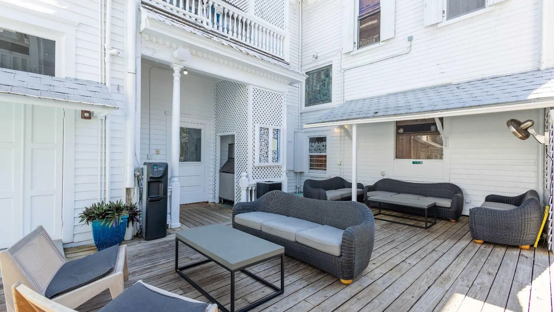 Classic King- Curry Mansion With Heated Pool! *
