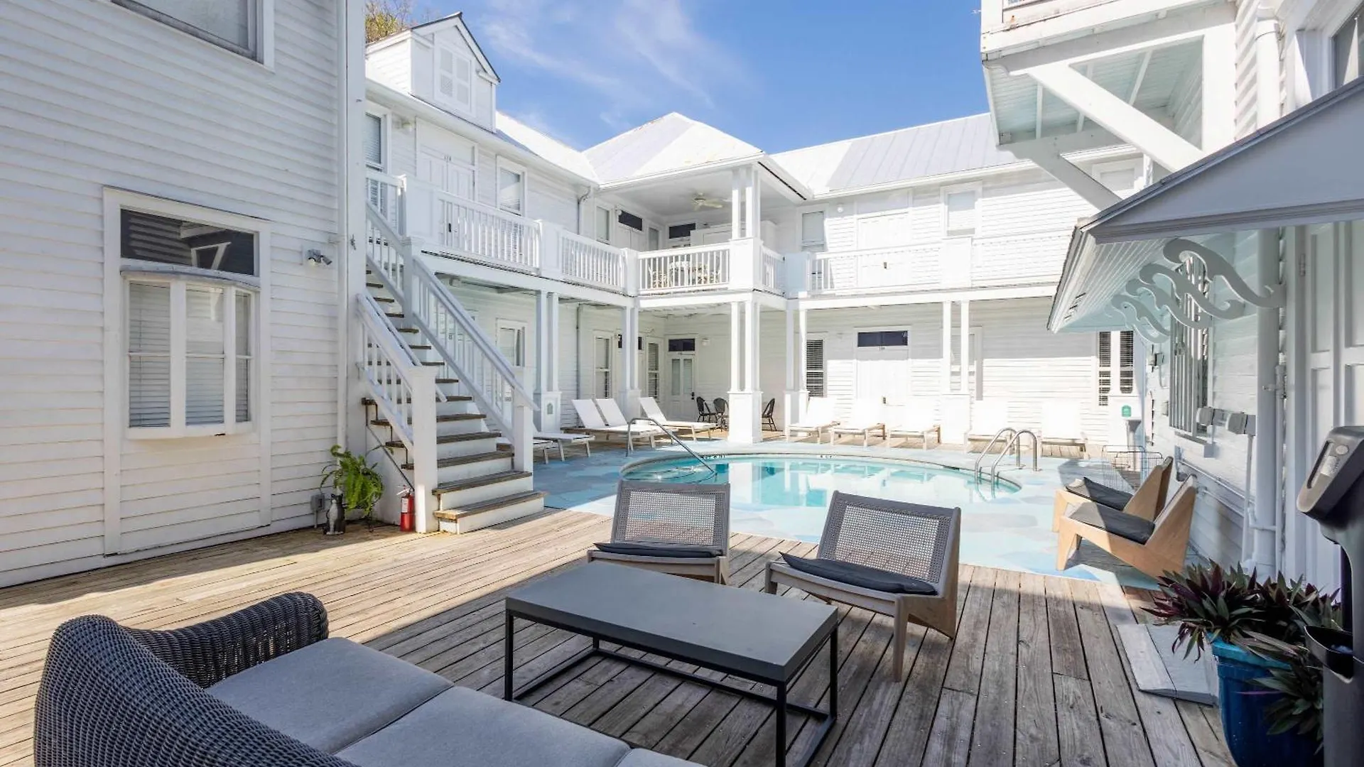 Classic King- Curry Mansion With Heated Pool! Inn