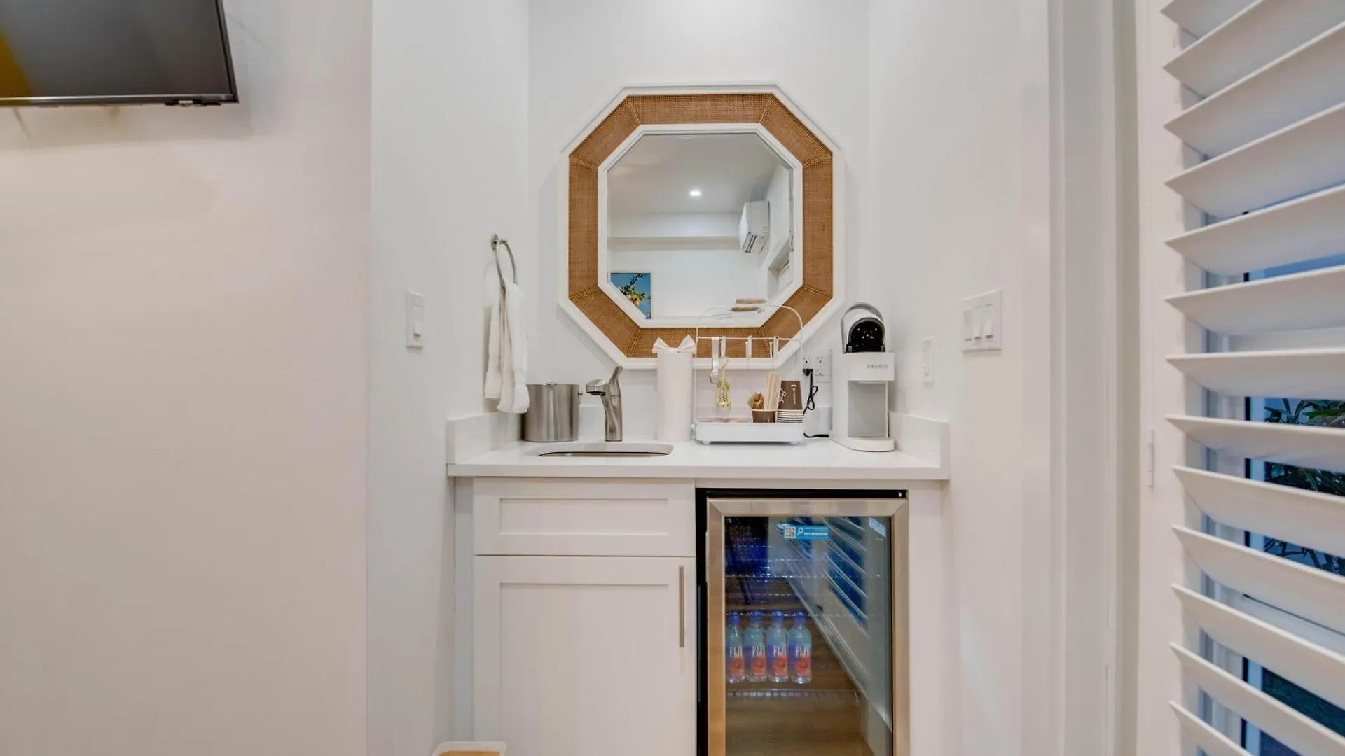 Sunshine State At Custom House Apartment Key West