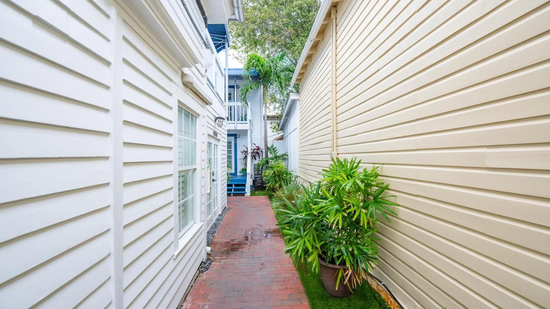 Sunshine State At Custom House Key West