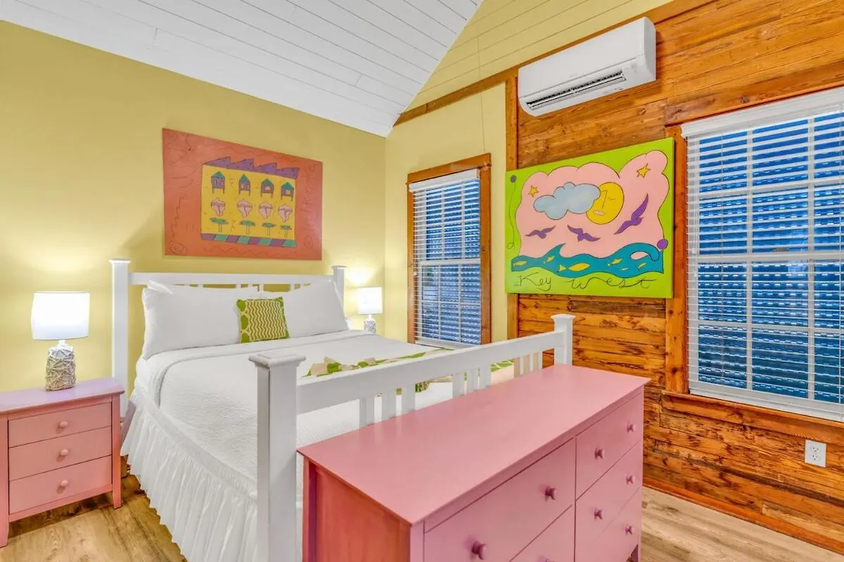 Feriehus The Bahama House - *