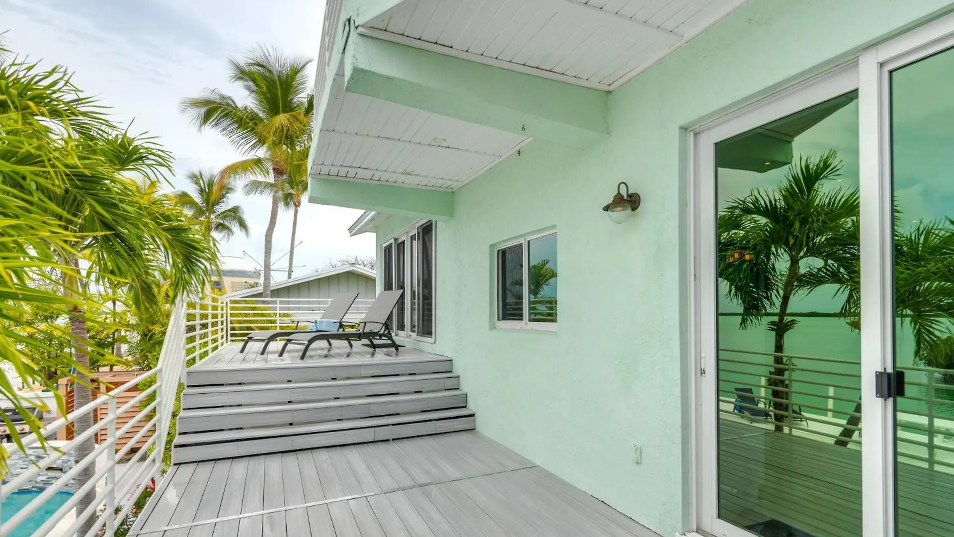 Dock And Balcony Serene Big Coppitt Key Escape Holiday home *