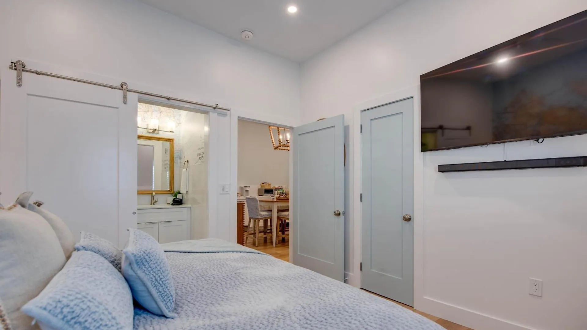 Apartment The Penthouse At Custom House *