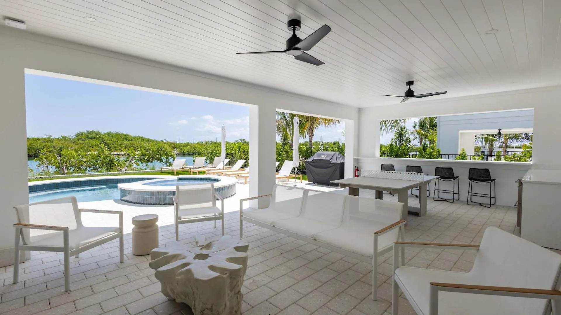 Parking Pool Dock - Starboard House Key West