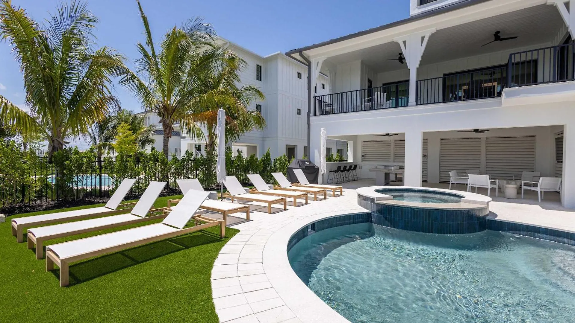 Parking Pool Dock - Starboard House Holiday home *