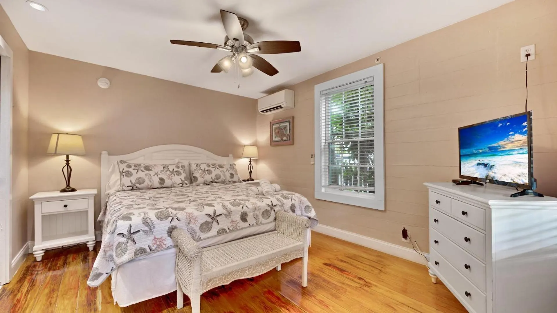 Calusa By Last Key Realty *