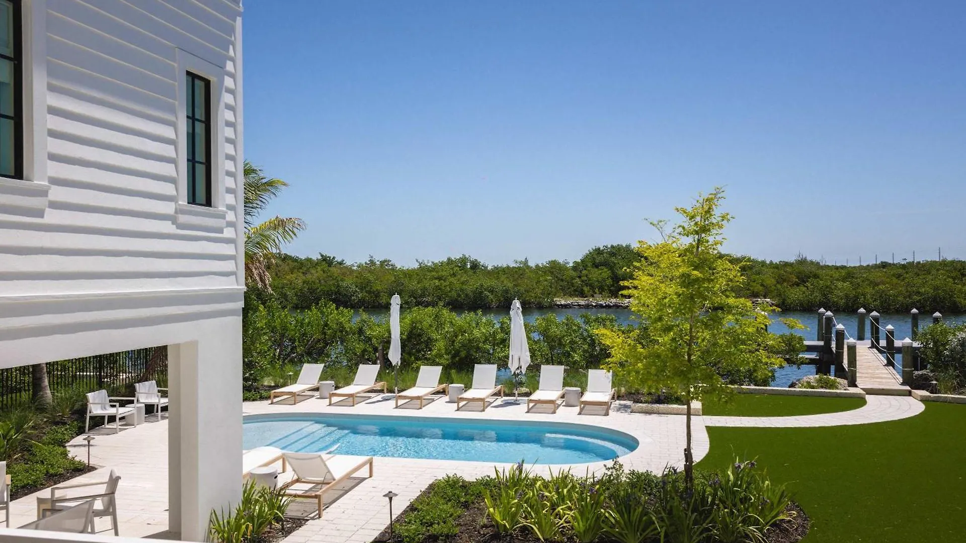 Parking Pool & Dock - Shellstone House