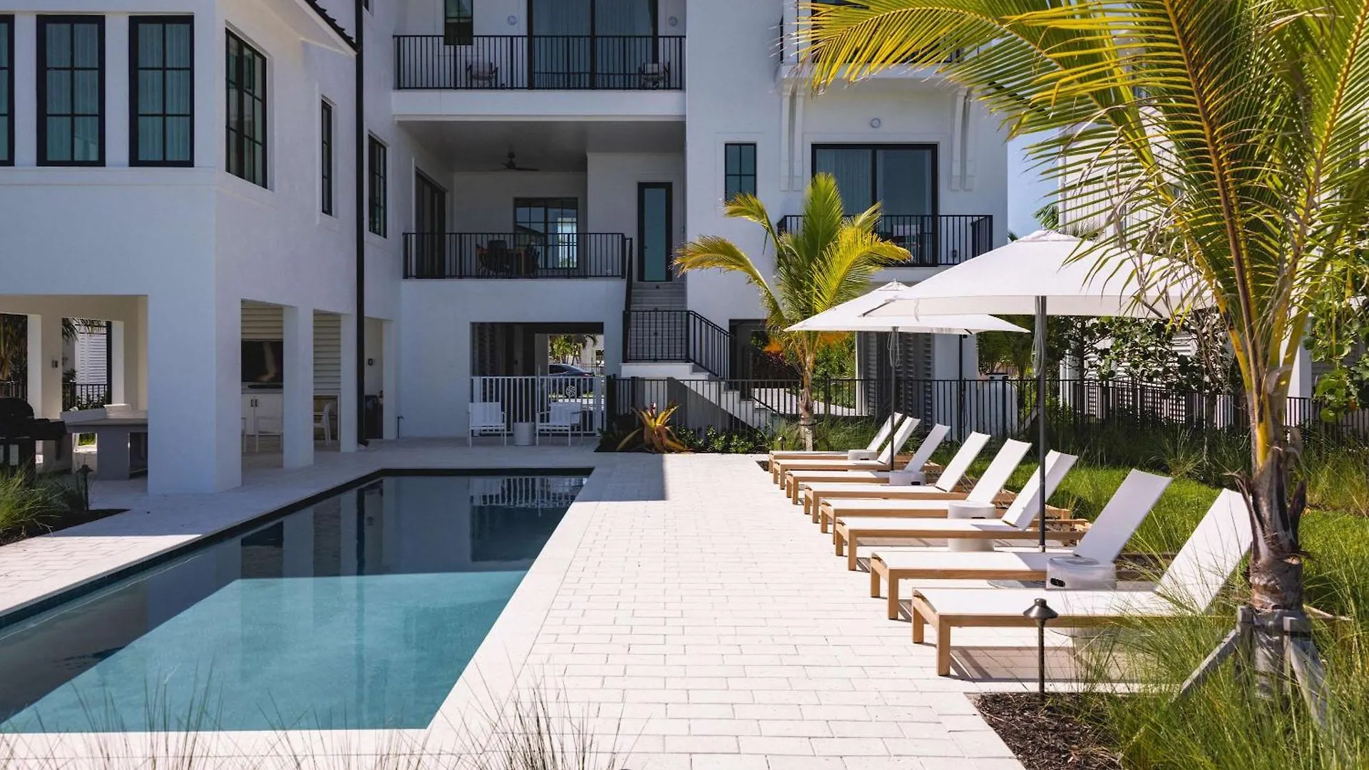 Waterfront Luxury - Tidelands House Holiday home Key West